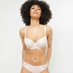 SOUTIEN-GORGE AMPLI EMBOITANT POUDRE