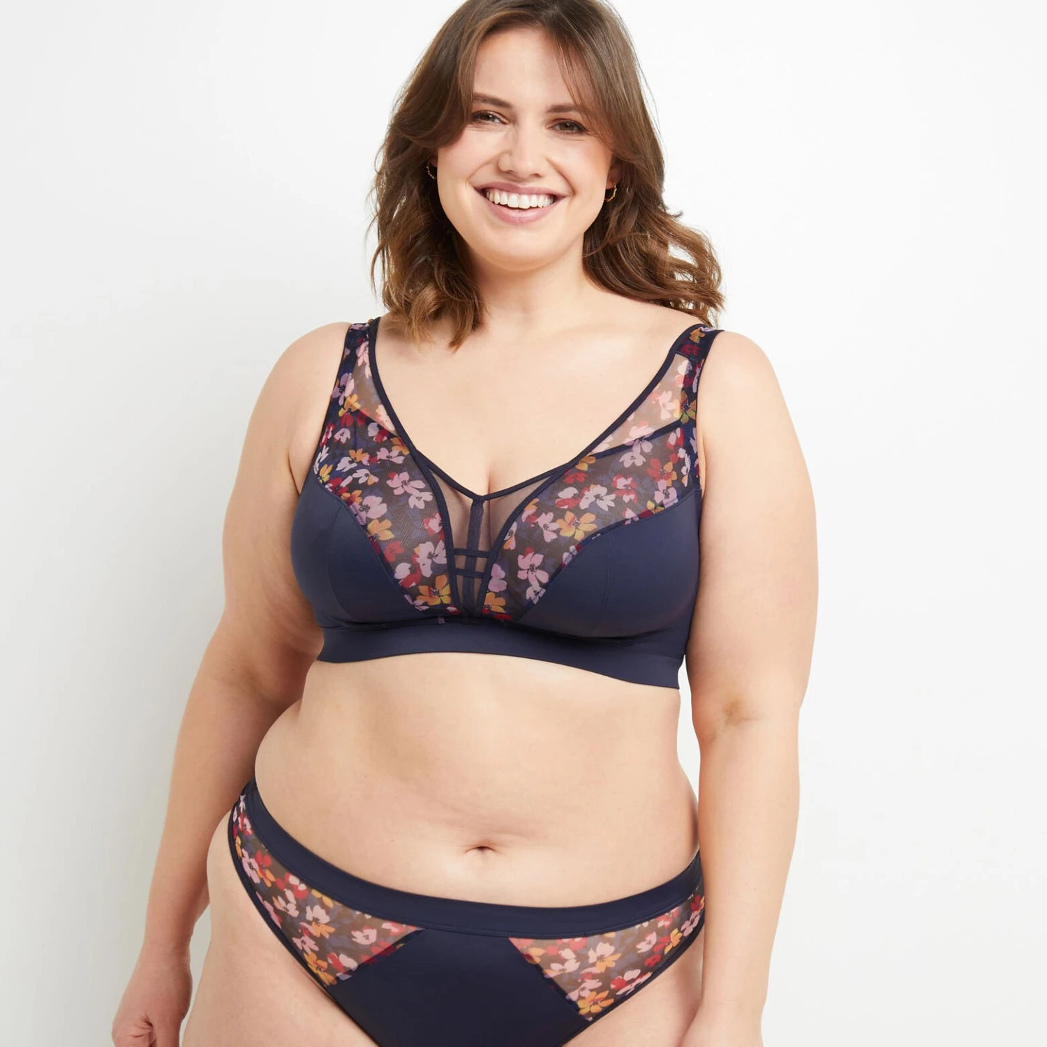 Blanche SOUTIEN-GORGE GRANDS BONNETS MULTICO BLEU 3 Blanche SOUTIEN-GORGE GRANDS BONNETS MULTICO BLEU